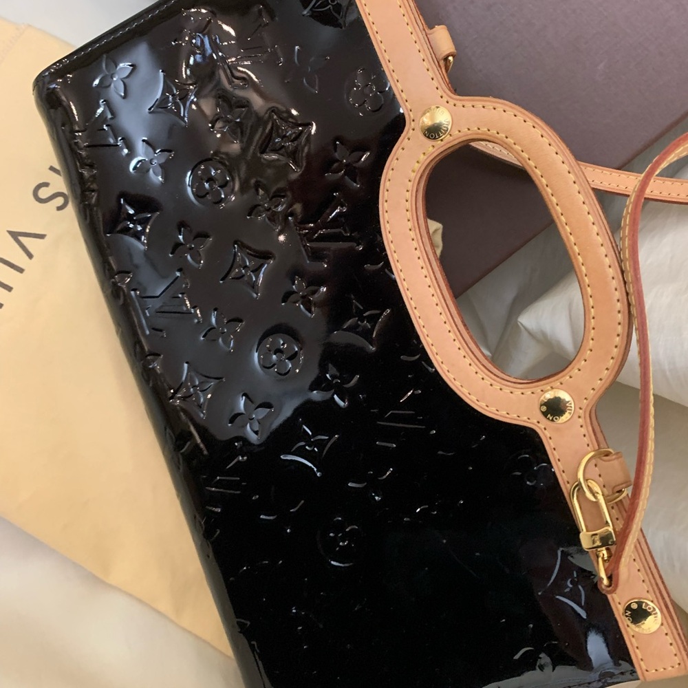 LOUIS VUITTON
Vernis Roxbury Drive Amarante - Picture 12 of 16